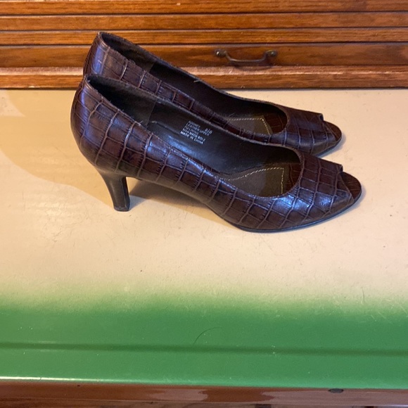 Chaps Peep Toe Crocodile Addney Peep Toe - Picture 2 of 5